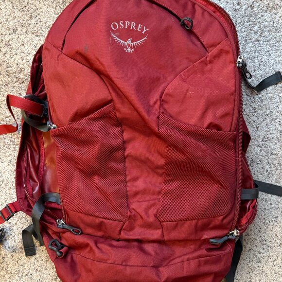 Osprey Farpoint 40 Travel Backpack - Picture 1 of 3